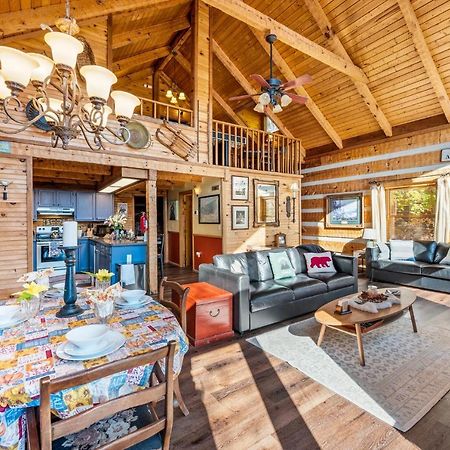 Barenberg Cabin - Secluded Unobstructed Panoramic Smoky Mountains View With Two Master Suites, Loft Game Room, And Hot Tub Gatlinburg Dış mekan fotoğraf
