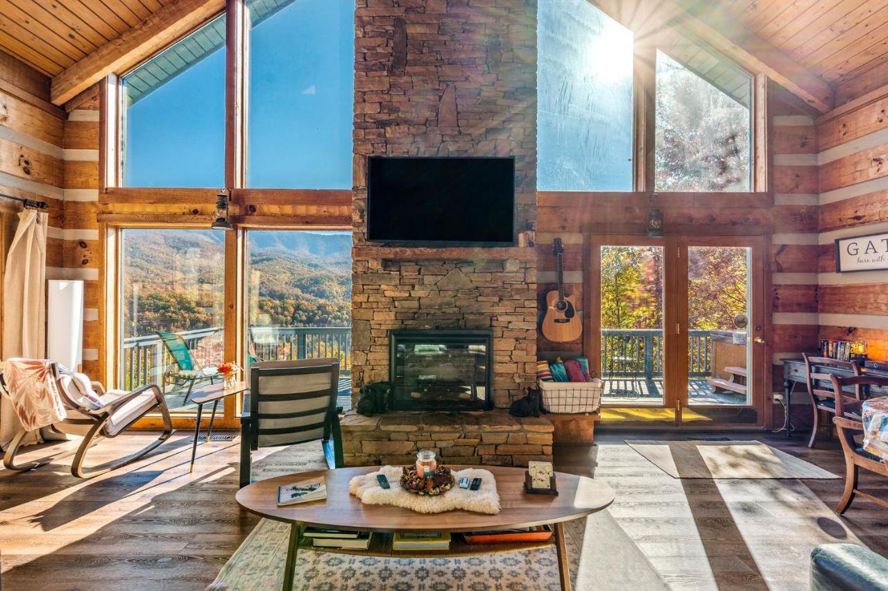 Barenberg Cabin - Secluded Unobstructed Panoramic Smoky Mountains View With Two Master Suites, Loft Game Room, And Hot Tub Gatlinburg Dış mekan fotoğraf