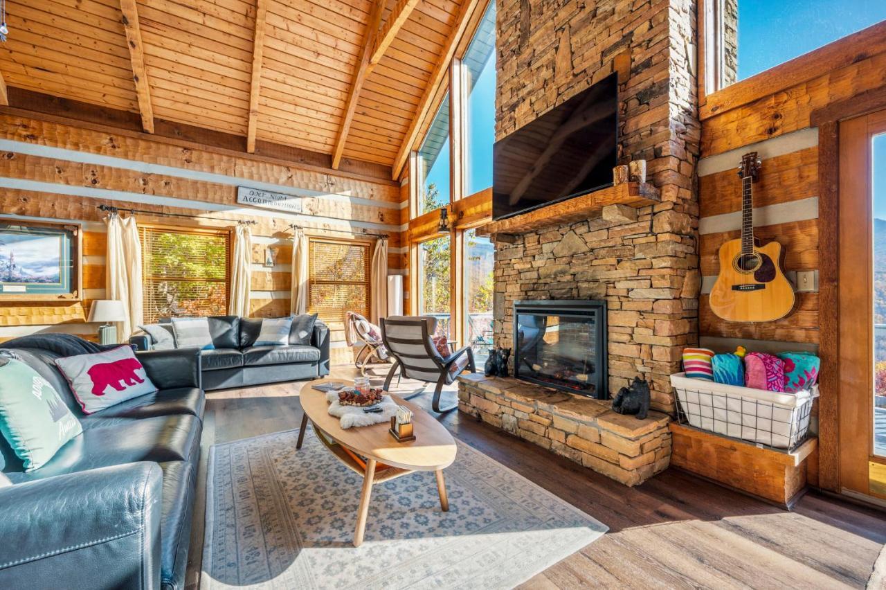 Barenberg Cabin - Secluded Unobstructed Panoramic Smoky Mountains View With Two Master Suites, Loft Game Room, And Hot Tub Gatlinburg Dış mekan fotoğraf