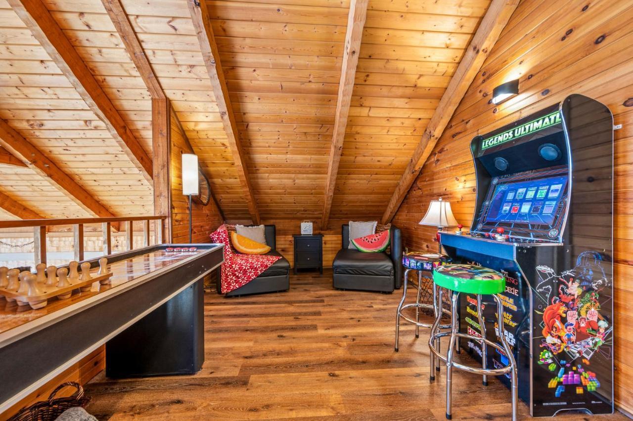 Barenberg Cabin - Secluded Unobstructed Panoramic Smoky Mountains View With Two Master Suites, Loft Game Room, And Hot Tub Gatlinburg Dış mekan fotoğraf