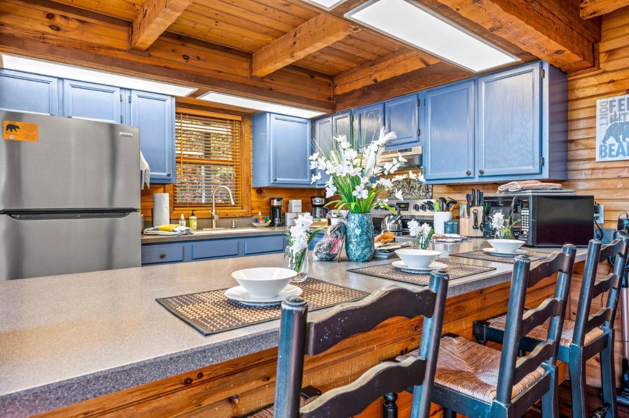 Barenberg Cabin - Secluded Unobstructed Panoramic Smoky Mountains View With Two Master Suites, Loft Game Room, And Hot Tub Gatlinburg Dış mekan fotoğraf