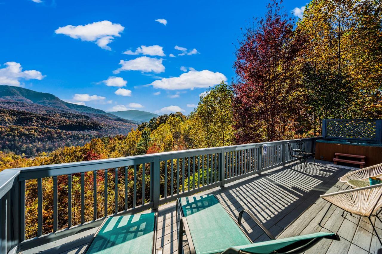 Barenberg Cabin - Secluded Unobstructed Panoramic Smoky Mountains View With Two Master Suites, Loft Game Room, And Hot Tub Gatlinburg Dış mekan fotoğraf