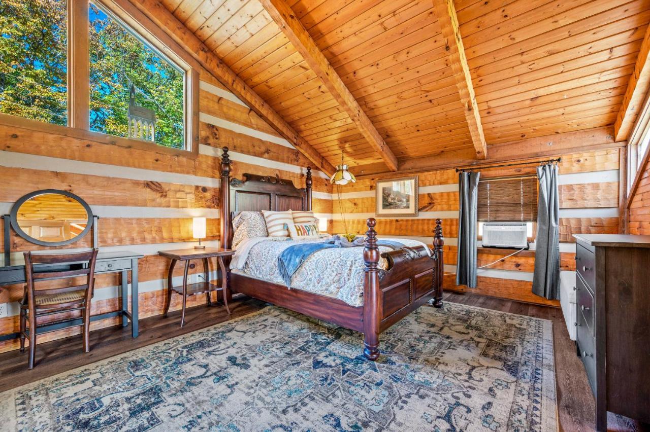 Barenberg Cabin - Secluded Unobstructed Panoramic Smoky Mountains View With Two Master Suites, Loft Game Room, And Hot Tub Gatlinburg Dış mekan fotoğraf