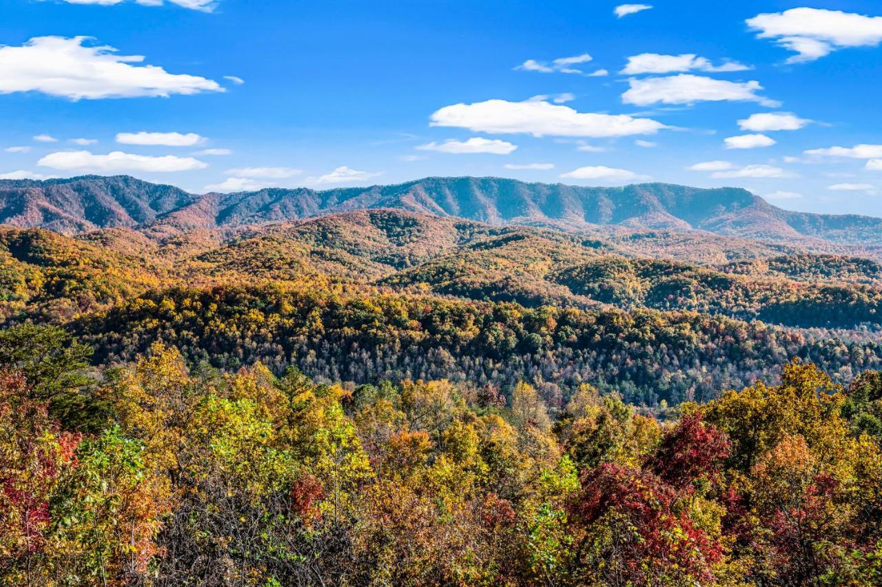 Barenberg Cabin - Secluded Unobstructed Panoramic Smoky Mountains View With Two Master Suites, Loft Game Room, And Hot Tub Gatlinburg Dış mekan fotoğraf