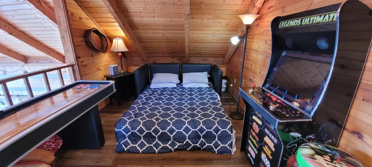 Barenberg Cabin - Secluded Unobstructed Panoramic Smoky Mountains View With Two Master Suites, Loft Game Room, And Hot Tub Gatlinburg Dış mekan fotoğraf