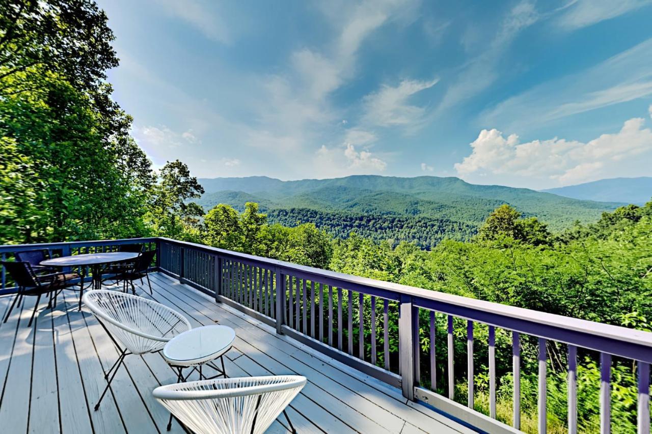 Barenberg Cabin - Secluded Unobstructed Panoramic Smoky Mountains View With Two Master Suites, Loft Game Room, And Hot Tub Gatlinburg Dış mekan fotoğraf